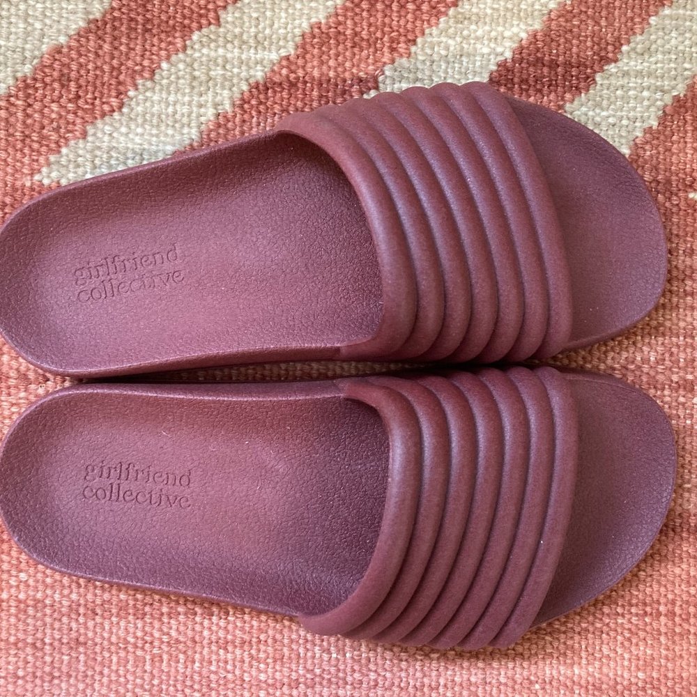 NWOT Girlfriend Collective Slides S7